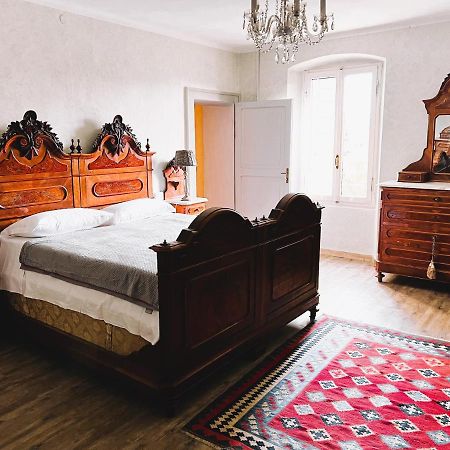 הוילה קסטלנואובו דל גארדה Casale Storico Enzo מראה חיצוני תמונה