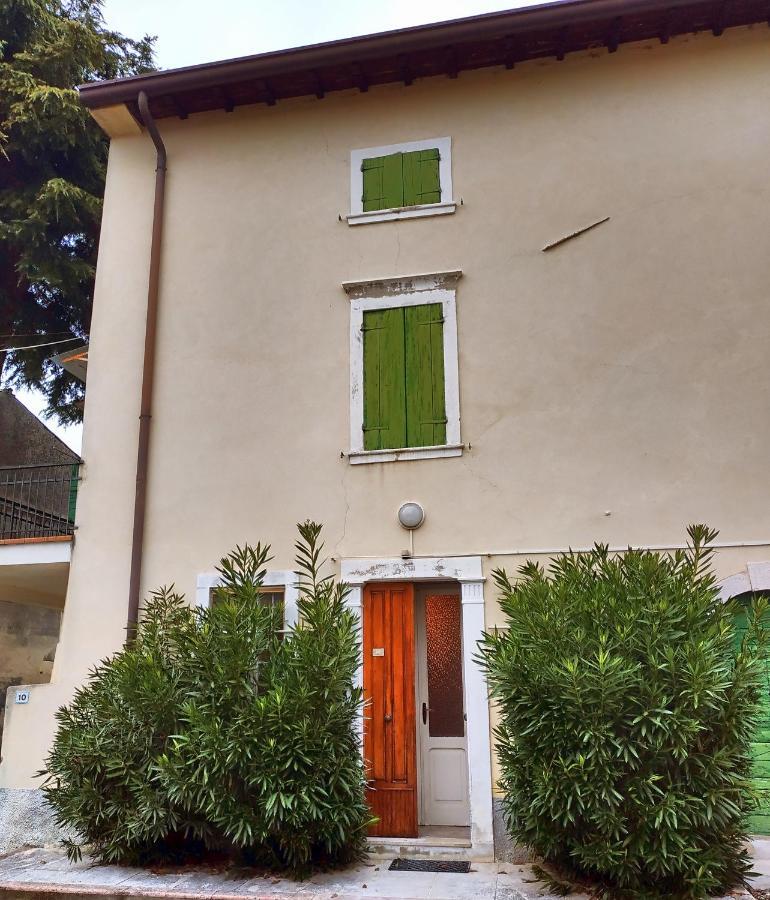 הוילה קסטלנואובו דל גארדה Casale Storico Enzo מראה חיצוני תמונה