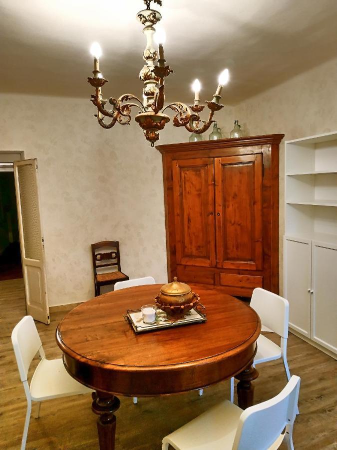 הוילה קסטלנואובו דל גארדה Casale Storico Enzo מראה חיצוני תמונה