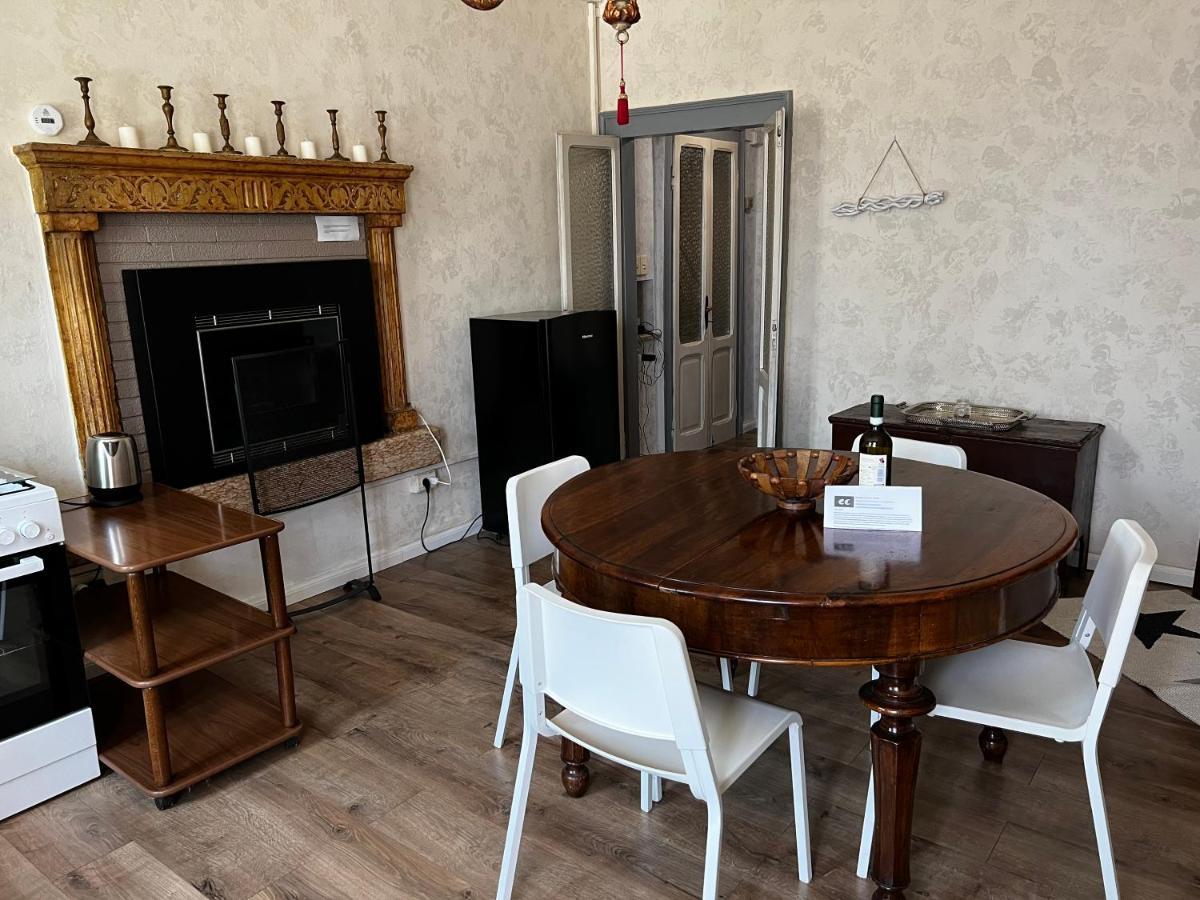 הוילה קסטלנואובו דל גארדה Casale Storico Enzo מראה חיצוני תמונה