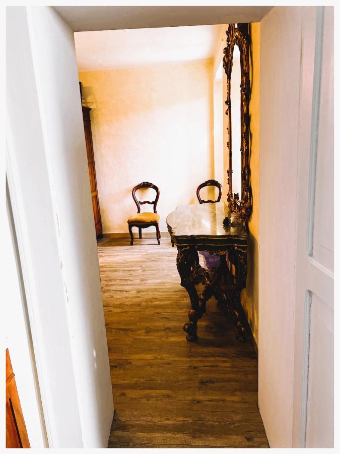 הוילה קסטלנואובו דל גארדה Casale Storico Enzo מראה חיצוני תמונה